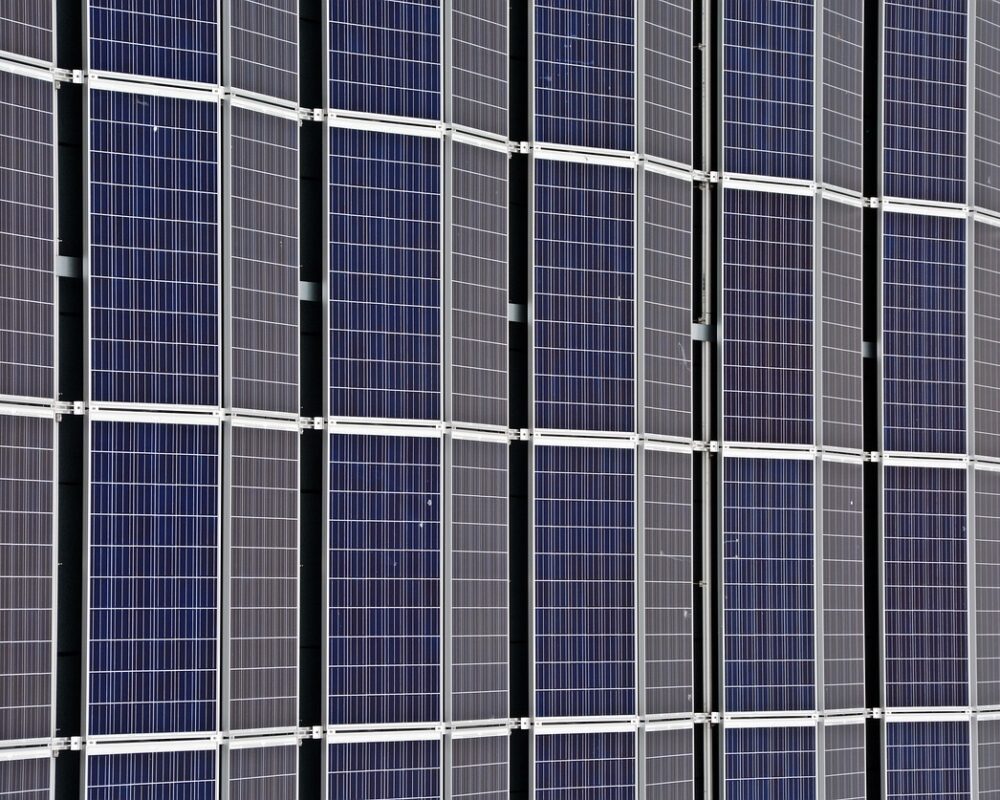 Att välja solenergi som hållbart alternativ i dagens samhälle - Bild.